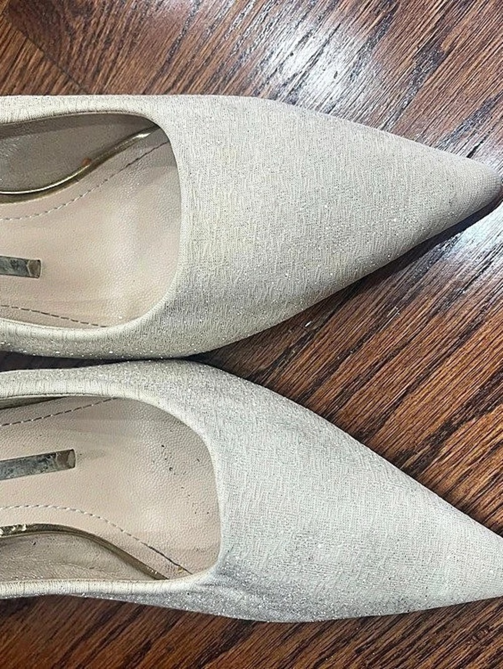 JIMMY CHOO Pointed Toe Heels in Beige